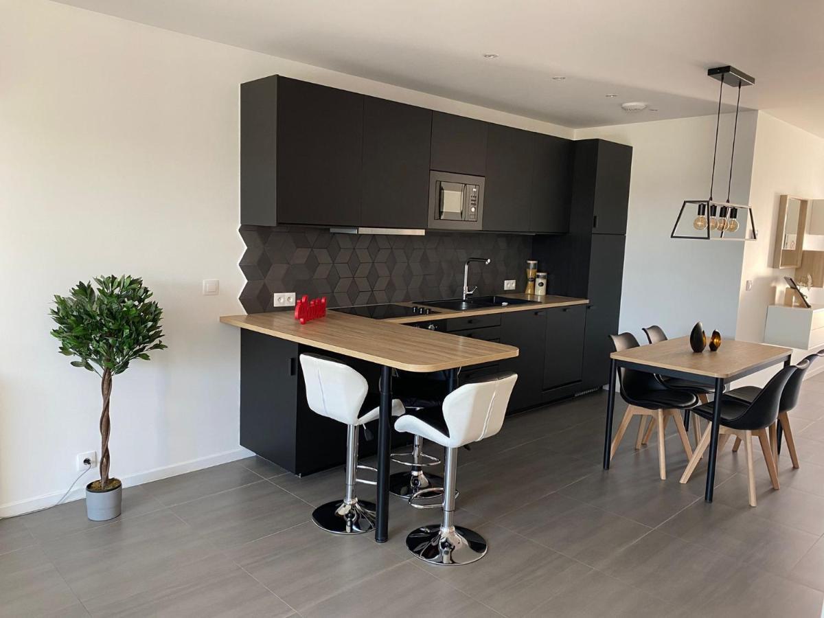 Gold Cocoon T3 74M2 Proche Centre Ville Villejust Exterior photo