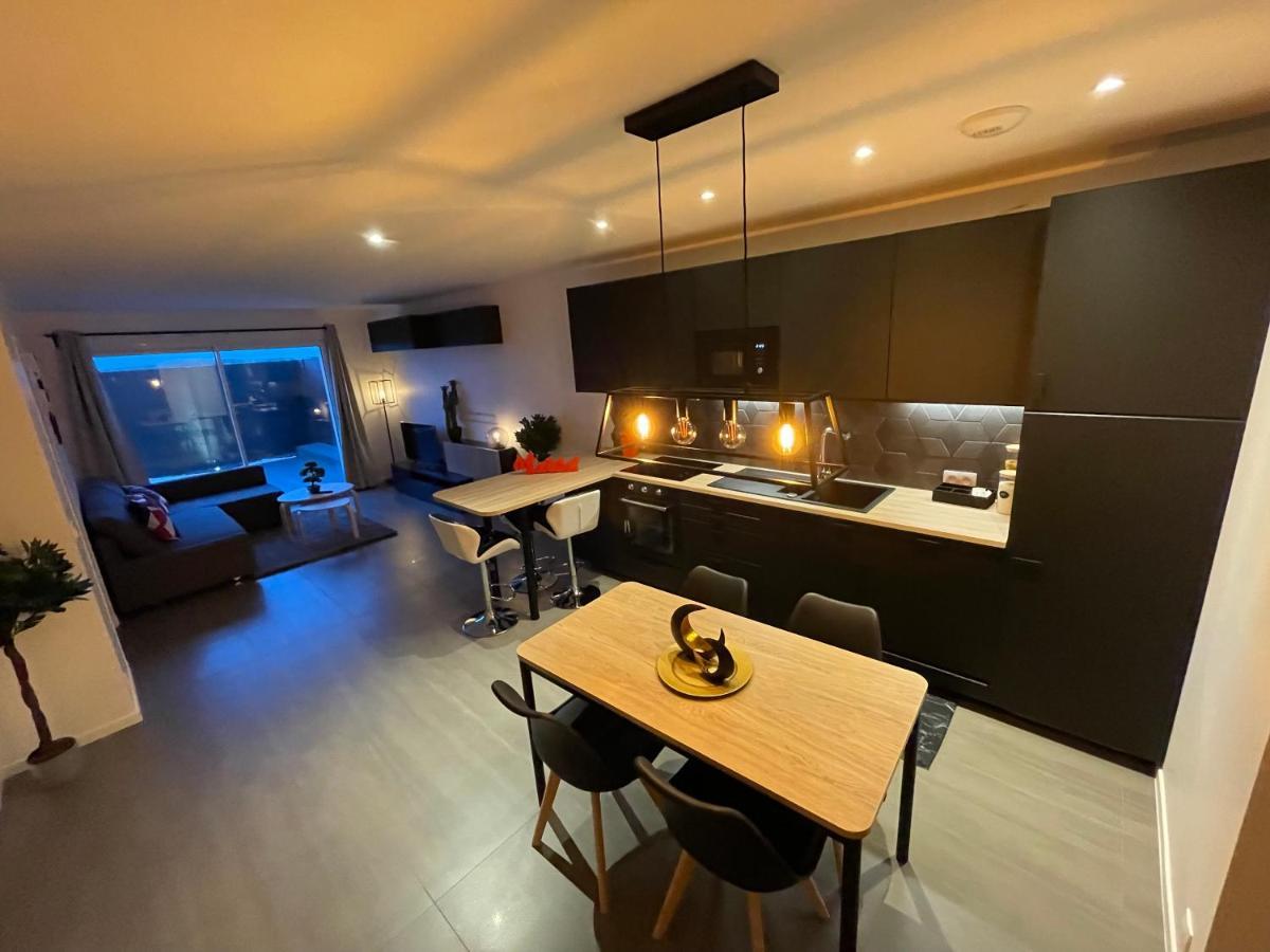 Gold Cocoon T3 74M2 Proche Centre Ville Villejust Exterior photo